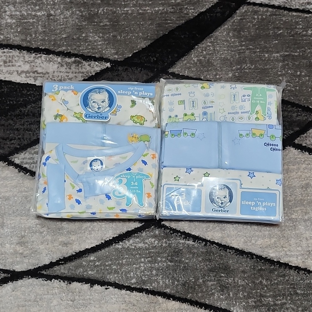 GERBER SLEEP & PLAYS ZIP FRONT BOYS ONESIE 3-6 MO. NEW PRICE FIRM